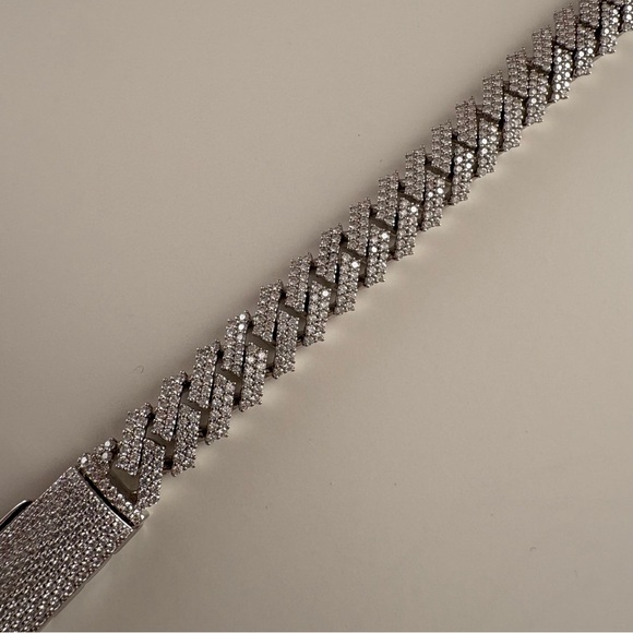 Men’s 925S & VVS MOISSANITE 12MM PRONG CUBAN BRACELET - Picture 4 of 13